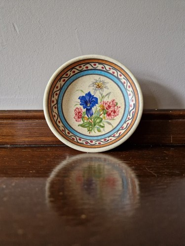 Small decorative floral - small,