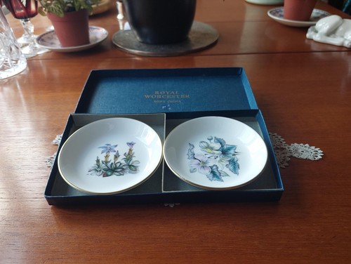 Lovely royal worcester boxed - lovely,