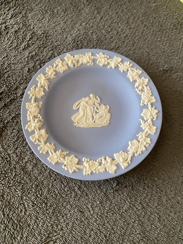 Wedgwood blue jasperware - wedgwood, round